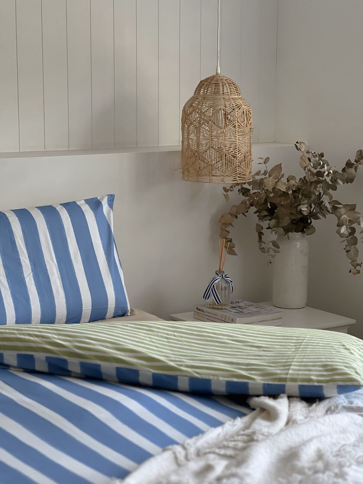 100% Cotton Duvet Quilt Cover Set w/ 2 Pillow Cases in Reversible Blue/Green/White Stripe - Queen